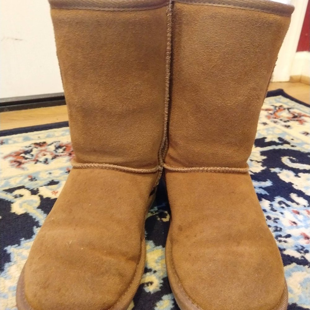 Minnetonka Furry Boots